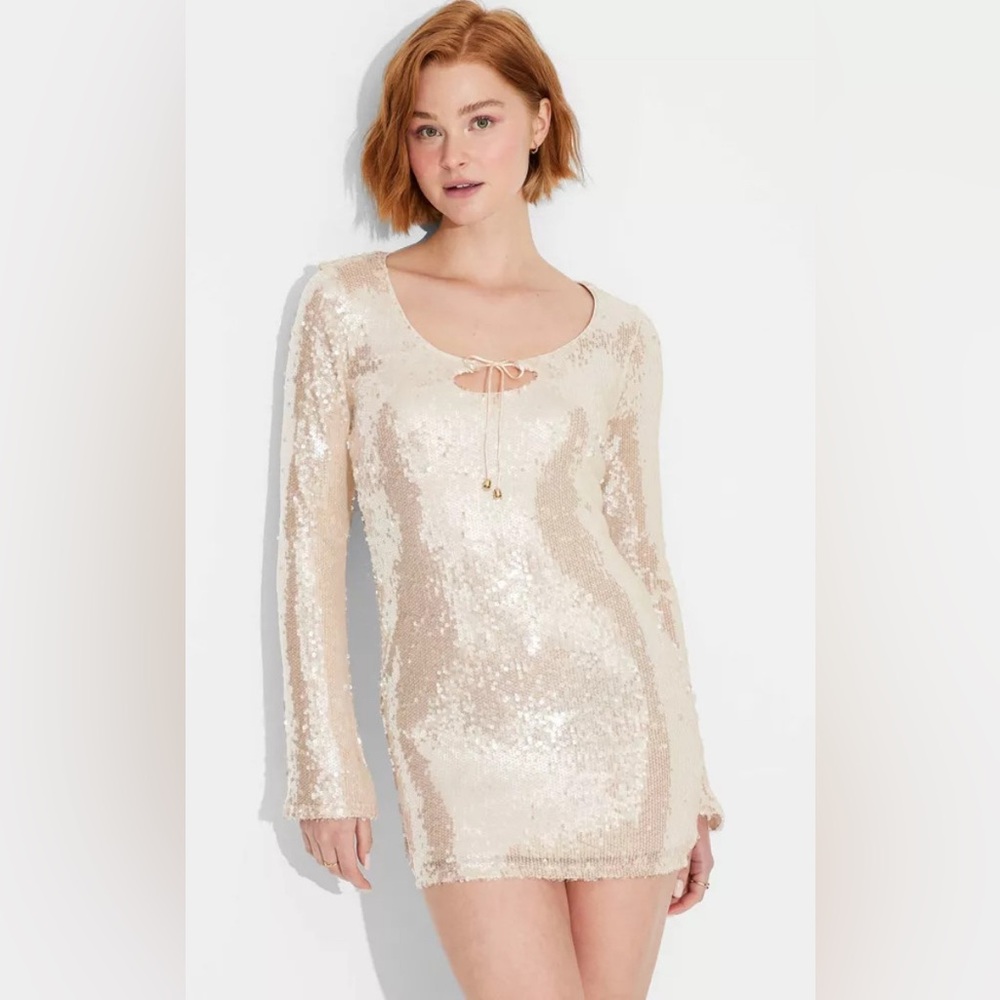 Wild Fable Medium Champagne sequin long sleeve mini dress
Size M